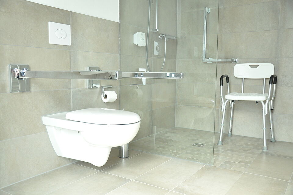 Doppelzimmer (barrierefrei) Bad