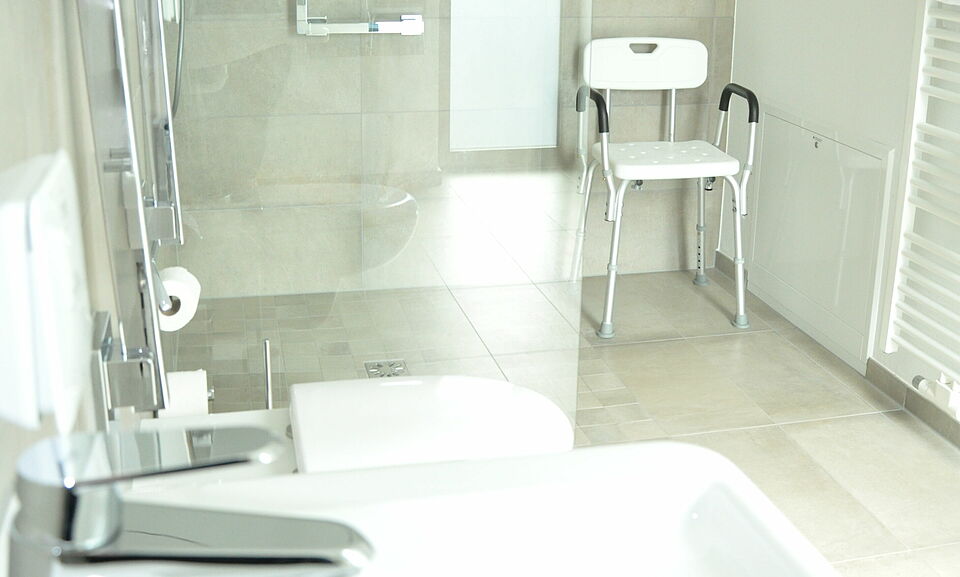 Doppelzimmer (barrierefrei) Bad